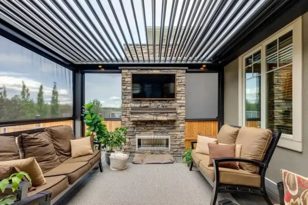 Screened in porch